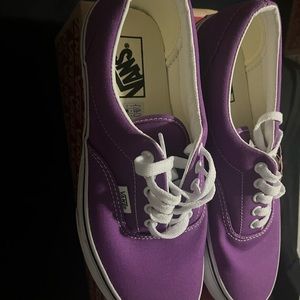 VANS “OFF THE WALL”